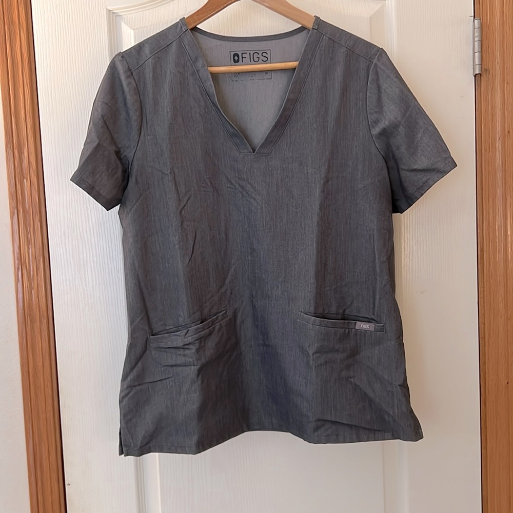 FIGS - Graphite three-pocket scrub top - Medium